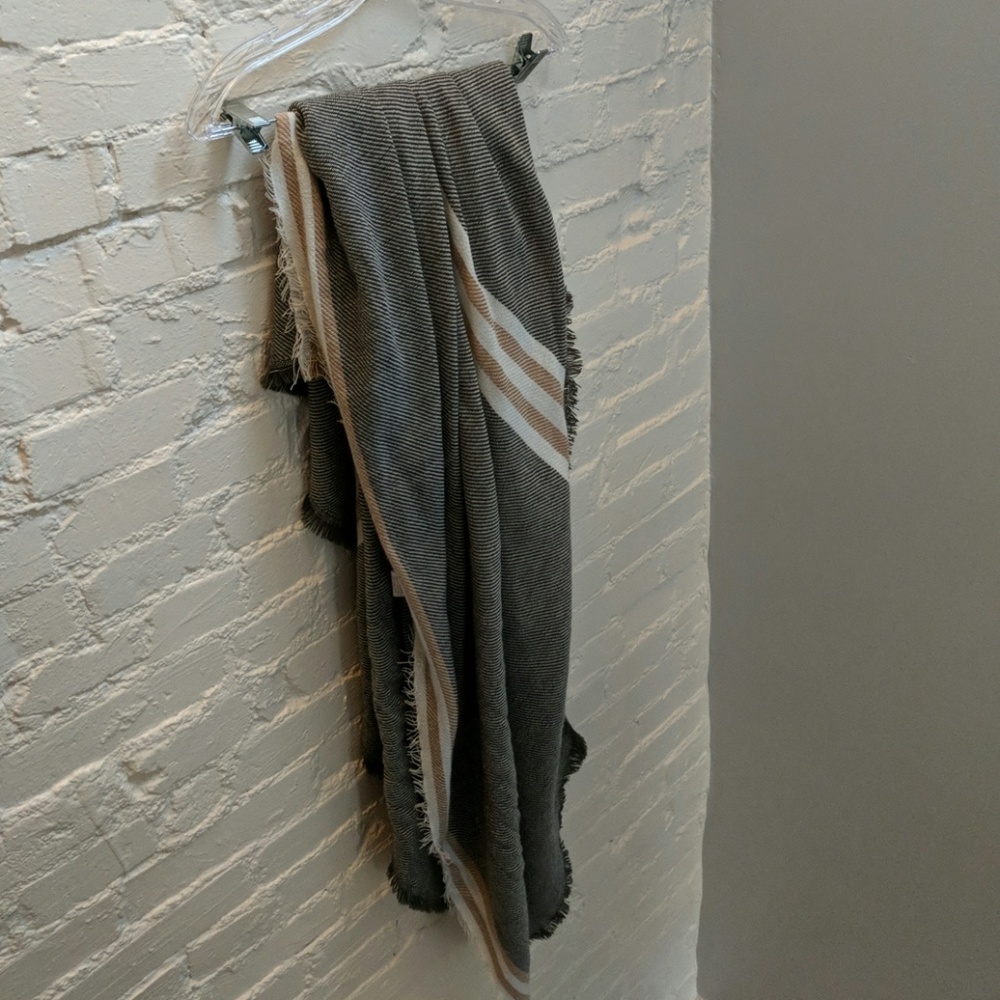 Large scarf that can be used as a shawl or wrap